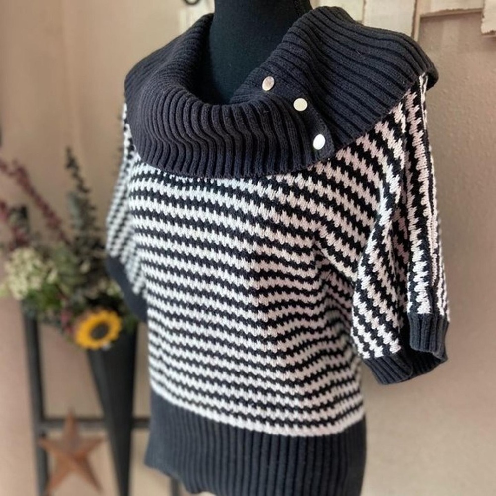 WHBM Black White Striped Ribbed Sweater Women’s Size Large